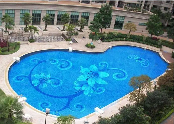 pool with mosaic tiles 2